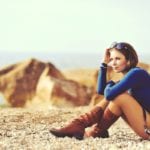 fashion_sit-beauty-on-beach_134K[1]