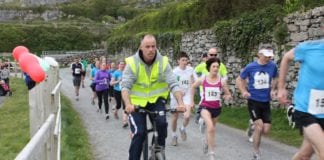 Cleasathon-Inis Oirr 2018 ar siúl amárach Satharn Cásca