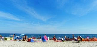 Met Eirean issues warning as temperatures to reach 29 degrees in Galway galway weather forecast High temperature weather warning for Galway this weekend as 29C forecast