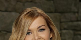 Láithreoir TG4 ainmnithe mar Ambasadóir na Gaeilge do Chloich Cheann Fhaola Caitlín Nic Aoidh - Galway Daily