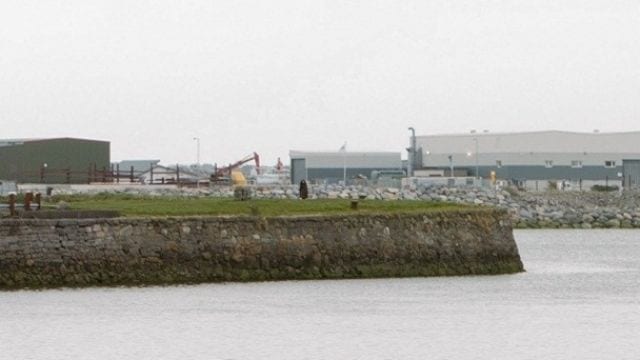 Claddagh Nun, the Long Walk, Galway (Photo by Jonathan Curran, February 2012) 