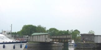 Mechanical issue with swing bridge cuts N65 traffic at Portumna Galway Daily news Mechanical issue with swing bridge cuts N65 traffic at Portumna