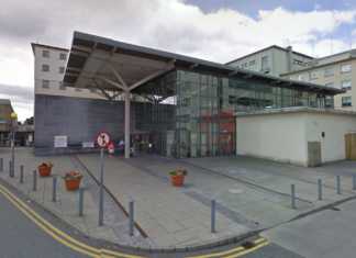 Heavy overcrowding at UHG expected to persist into the weekend Galway Daily news