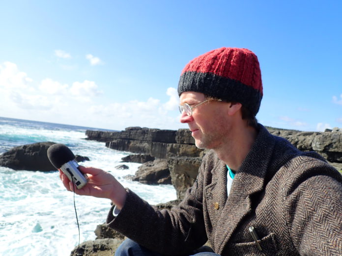 Explore the forgotten west in Sea Tamagotchi: Foclóir Farraige