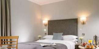 Summer hotel bookings remain at historic low galway daily news hotel bookings covid-19