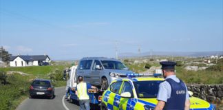 Clifden Gardaí urge beach goers to park properly or risk getting towed Galway Daily news Gardaí tow illegally parked vehicles as people flock to beaches