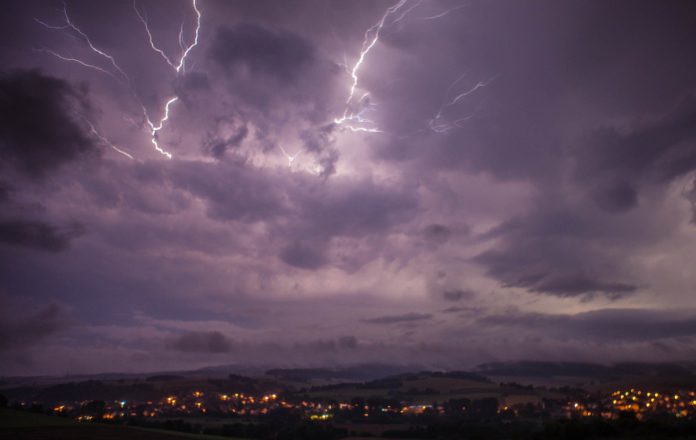 galway daily news Lightning and flooding forecast as Thunderstorm warning issued