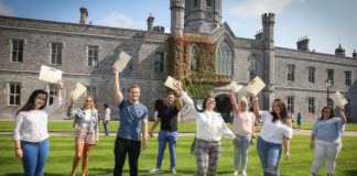 Fourteen Irish Travellers take first steps towards higher education galway daily news irish travellers at nui galway ceremony
