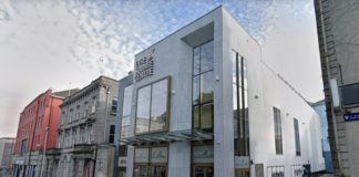 Popular Galway City clothing store announces closure Galway Daily business Eyre Square Shopping Centre sells for more than €9.5m