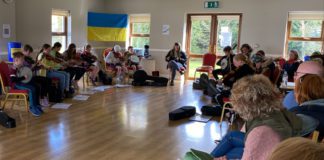 Almost €4,000 raised for Ukraine during 24-hour Galway trad session galway daily news 24-hour trad session for ukraine in lackagh galway