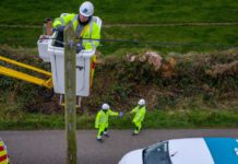 Fibre Broadband rollout surpasses 30,000 homes in Galway Galway Daily news Fibre broadband now available for 2,400 homes in Ballinasloe area