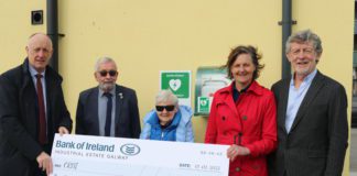 Croí donation adds fourth defibrillator to Salthill galway daily news croí gets donation for new defibrilator in salthill