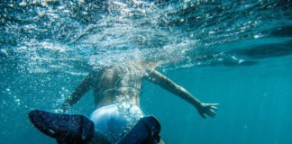 Swimmers getting legs tangled in reeds at popular Galway swimming area galway daily news portumna swimming water reeds