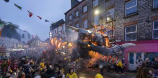 Here be Dragons on the streets on Galway Galway Daily arts Galway International Arts Festival smashed attendance records with over 400,000 visitors
