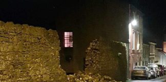 Gardaà attending collapsed wall in Loughrea amid heavy winds
