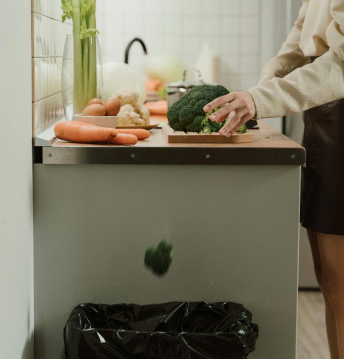 pexels-ron-lach-8455400