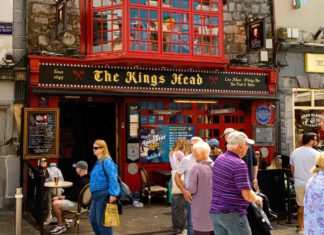 Galway iconic King’s Head pub welcomes new owners